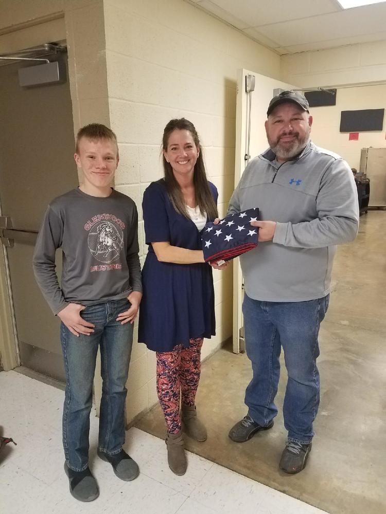 Glenwood Receives New Flags